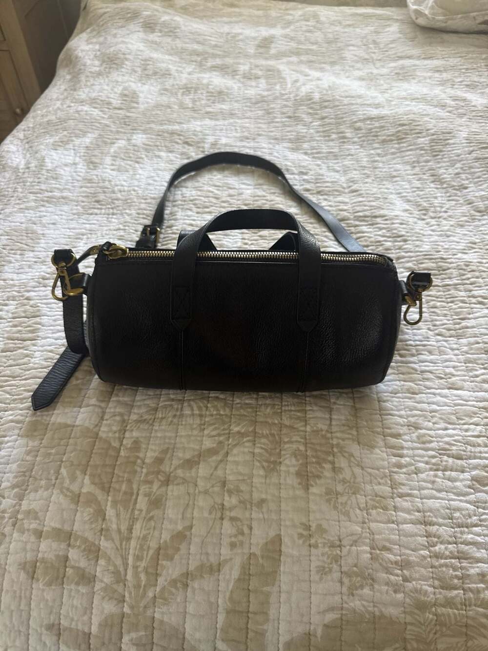 Madewell The Transport Barrel Bag in Black Leather